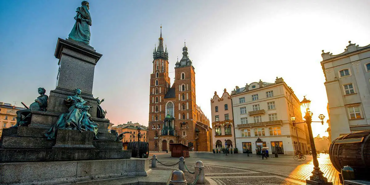 https://toduk.blob.core.windows.net/hotelimage/package/slider/upload-1200 (1)-krakow21092024.webp